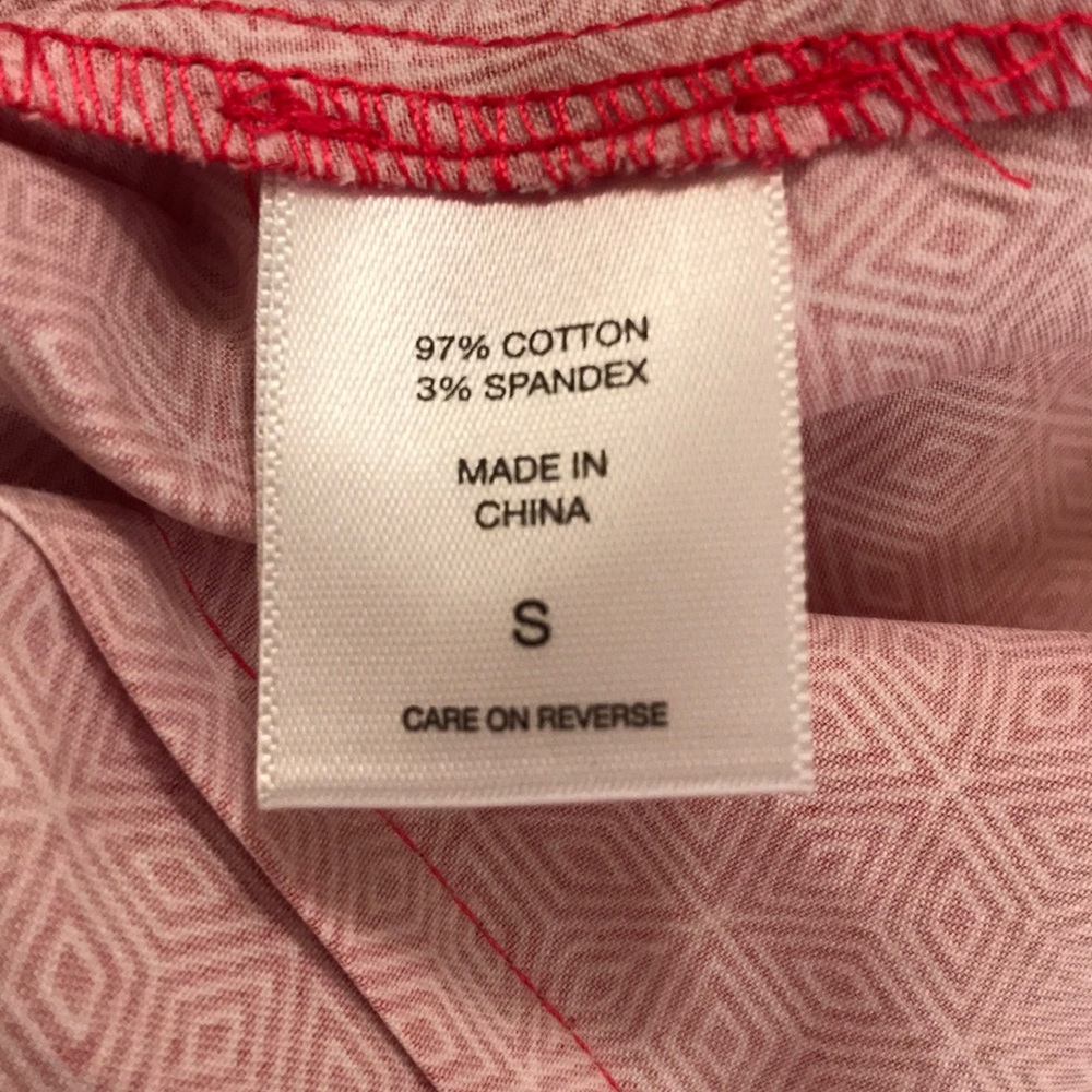 Pink geometric pattern shirt size Small NWT - Picture 4 of 5